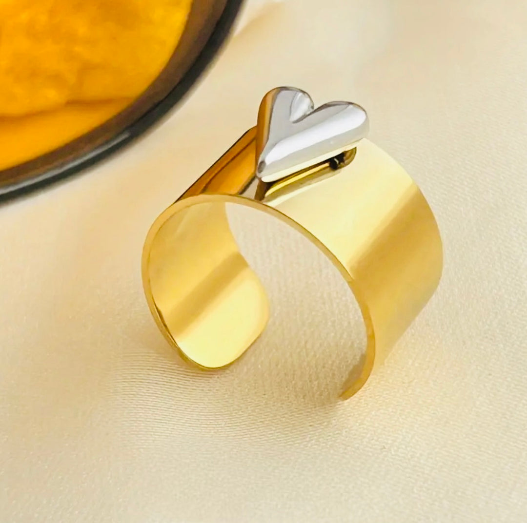 Heart Exposed Ring : 2 Colors